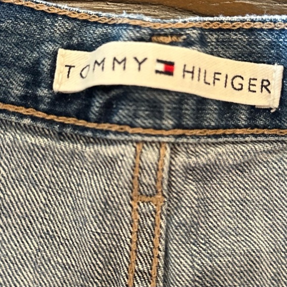 Women’s Tommy Hilfiger Distressed Vintage Denim Jean Shorts 5” Inseam Size 14 - Picture 4 of 6